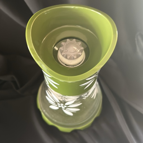 Temptations Grinder - Picture 2 of 4